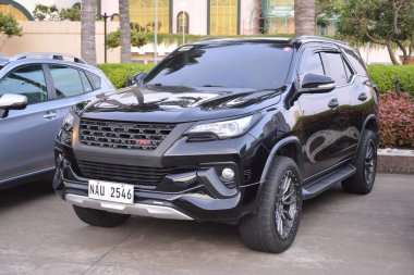 PARANAQUE, PH - 5 AUG - Toyota falcısı 5 Ağustos 2023 tarihinde Paranaque, Filipinler 'de buluştu. Hoon Fest, Filipinler 'de düzenlenen bir pazar sonrası araba yarışması..