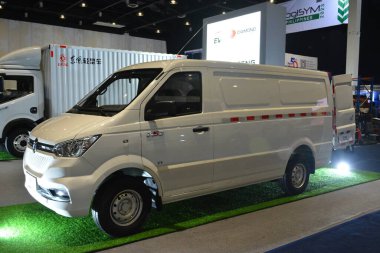 Pasay, PH - 19 AUG - Dongfeng ev30 panelvanı 19 Ağustos 2023 tarihinde Pasay, Filipinler 'de. Ulaştırma ve Lojistik Filipinler 'de yıllık bir kamyon fuarıdır..