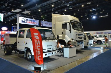 Pasay, PH - 19 AUG - Isuzu standı 19 Ağustos 2023 tarihinde Pasay, Filipinler 'de Ulaştırma ve Lojistik fuarında sergilendi. Ulaştırma ve Lojistik Filipinler 'de yıllık bir kamyon fuarıdır..