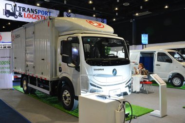 Pasay, PH - 19 AUG - Dongfeng ev45 19 Ağustos 2023 tarihinde Pasay, Filipinler 'de. Ulaştırma ve Lojistik Filipinler 'de yıllık bir kamyon fuarıdır..