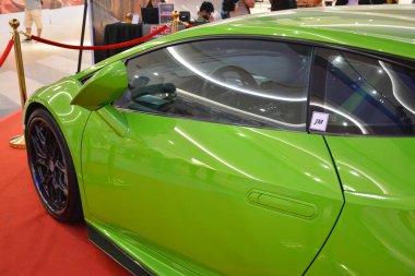 19 Ağustos 2023 'te, Quezon City, Filipinler' de Lamborghini Huracan tampondan çarpışan araba fuarına. Tampon tampona, Filipinler 'de ülke çapında düzenlenen bir otomobil fuarı..