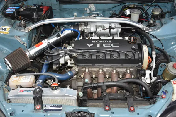 PARANAQUE, PH - SEPT 9 - Honda sivil motoru 9 Eylül 2023 tarihinde Paranaque, Filipinler 'de buluşuyor. Kültür, Filipinler 'de düzenlenen bir araba yarışması..