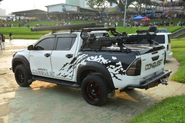 MARIKINA, PH - SEPT 30 - Toyota hilux 30 Eylül 2023 tarihinde Filipinler 'in Marikina şehrinde Beast of the East otomobil ve motor fuarında toplandı. Beast of the East, Filipinler 'de düzenlenen bir otomobil ve motor fuarıdır..