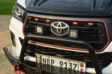 MARIKINA, PH - SEPT 30 - Toyota hilux 30 Eylül 2023 tarihinde Filipinler 'in Marikina şehrinde Beast of the East otomobil ve motor fuarında toplandı. Beast of the East, Filipinler 'de düzenlenen bir otomobil ve motor fuarıdır..