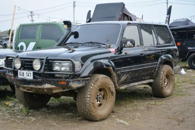 QUEZON CITY, PH - 24 Eylül 2023 tarihinde Filipinler 'in Quezon şehrinde Nissan devriyesi. 4X4 Expo, Filipinler 'de düzenlenen bir off-road araç etkinliğidir..