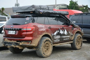 QUEZON CITY, PH - SEPT 24 - Ford Everest, 24 Eylül 2023 tarihinde Quezon City, Filipinler 'de 4X4 Expo' da. 4X4 Expo, Filipinler 'de düzenlenen bir off-road araç etkinliğidir..