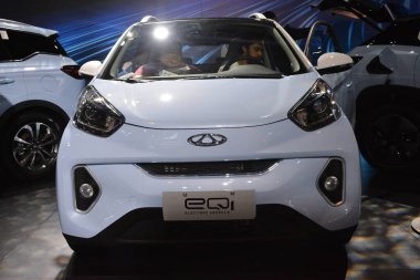 Pasay, PH-OCT 21-Chery Eq1, 21 Ekim 2023 tarihinde Pasay, Filipinler 'de yapılan elektrikli araç zirvesinde. Phil elektrikli araç zirvesi, Filipinler 'de her yıl düzenlenen bir otomobil fuarıdır..