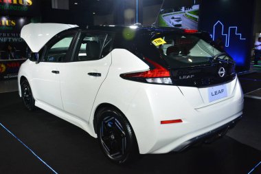 Pasay, PH-OCT 21 - Nissan yaprağı 21 Ekim 2023 'te Filipinler, Pasay' da Phil elektrikli araç zirvesinde. Phil elektrikli araç zirvesi, Filipinler 'de her yıl düzenlenen bir otomobil fuarıdır..