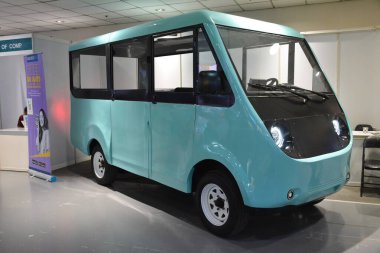 Pasay, PH-OCT 21 - Modern Jeepney prototipi 21 Ekim 2023 'te Pasay, Filipinler' de yapılan elektrikli araç zirvesinde. Phil elektrikli araç zirvesi, Filipinler 'de her yıl düzenlenen bir otomobil fuarıdır..