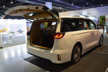 PAsay, PH-OCT 21 - Voyah mini minibüsü 21 Ekim 2023 tarihinde Pasay, Filipinler 'de yapılan elektrikli araç zirvesinde. Phil elektrikli araç zirvesi, Filipinler 'de her yıl düzenlenen bir otomobil fuarıdır..