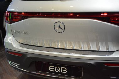 Pasay, PH-OCT 21 - Mercedes Benz Eqb 250, 21 Ekim 2023 tarihinde Pasay, Filipinler 'de Phil elektrikli araç zirvesinde. Phil elektrikli araç zirvesi, Filipinler 'de her yıl düzenlenen bir otomobil fuarıdır..