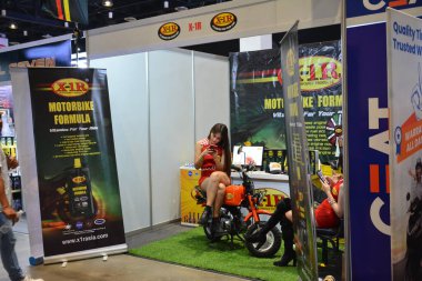 PAsay, PH - SEPT 16 - X1r performans ürünleri standı 16 Eylül 2023 tarihinde Pasay, Filipinler 'de sergilendi. Performans ve yaşam tarzı fuarı, Filipinler 'de düzenlenen yıllık ulaşım etkinliğidir..