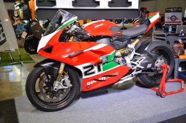 PAsay, PH - SEPT 16 - Ducati Corse Panigale 16 Eylül 2023 tarihinde Pasay, Filipinler 'de sergilendi. Performans ve yaşam tarzı fuarı, Filipinler 'de düzenlenen yıllık ulaşım etkinliğidir..