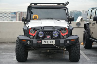 PARANAQUE, PH-DEC 3 - Jeep Wrangler Rubicon All Rise araba fuarında 3 Aralık 2023, Paranaque, Filipinler. All Rise, Filipinler 'de bir otomobil fuarıdır..