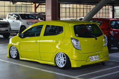 PARANAQUE, PH-DEC 3 - Toyota wigo All Rise araba fuarında 3 Aralık 2023 tarihinde Paranaque, Filipinler 'de. All Rise, Filipinler 'de bir otomobil fuarıdır..