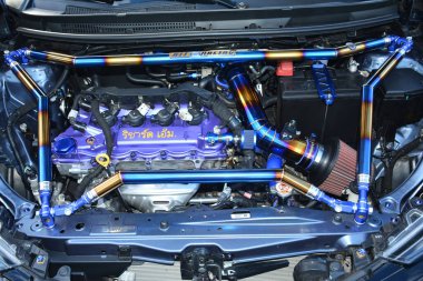 Pasay, PH-DEC 2 - Bumper 'dan Bumper' a Toyota Vios motoru 2 Aralık 2023, Pasay, Filipinler. Bumper to Bumper, Filipinler 'de düzenlenen bir otomobil fuarıdır..