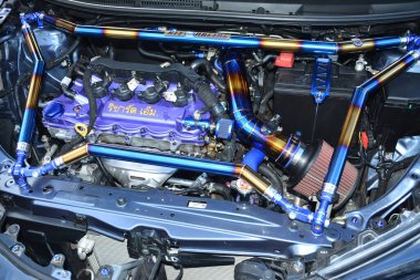 Pasay, PH-DEC 2 - Bumper 'dan Bumper' a Toyota Vios motoru 2 Aralık 2023, Pasay, Filipinler. Bumper to Bumper, Filipinler 'de düzenlenen bir otomobil fuarıdır..