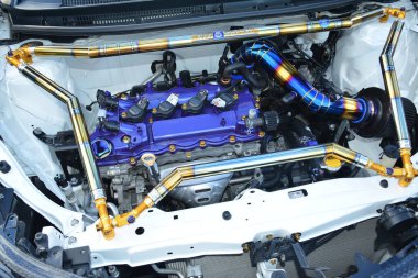 Pasay, PH-DEC 2 - Bumper 'dan Bumper' a Toyota Vios motoru 2 Aralık 2023, Pasay, Filipinler. Bumper to Bumper, Filipinler 'de düzenlenen bir otomobil fuarıdır..