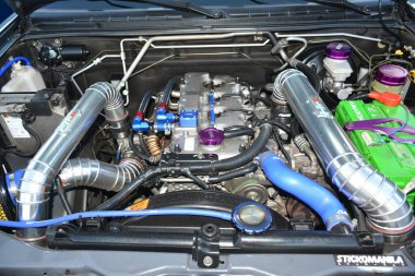 Pasay, PH-DEC 2 - Bumper 'dan Bumper' a Isuzu alterra motoru 2 Aralık 2023, Pasay, Filipinler. Bumper to Bumper, Filipinler 'de düzenlenen bir otomobil fuarıdır..