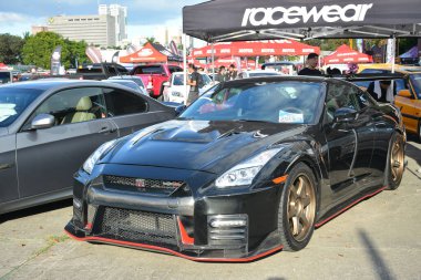 Pasay, PH-DEC 2 - Nissan gtr Bumper 'dan Bumper' a 19 Aralık 2023 Pasay, Filipinler. Bumper to Bumper, Filipinler 'de düzenlenen bir otomobil fuarıdır..