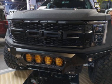 Pasay, PH - NOV 18 - Ford f150 raptor Manila Auto Salon 'da 18 Kasım 2023 tarihinde, Pasay, Filipinler. Manila Auto Salon, Filipinler 'de düzenlenen bir pazar sonrası araba etkinliğidir..
