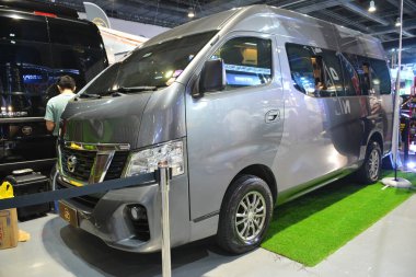 Pasay, PH-18 - Nissan urvan Manila Oto Salon 'da 18 Kasım 2023, Pasay, Filipinler. Manila Auto Salon, Filipinler 'de düzenlenen bir pazar sonrası araba etkinliğidir..