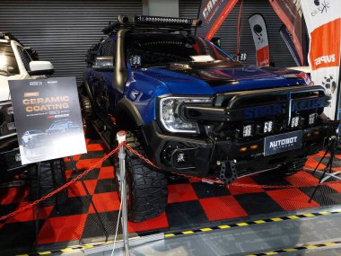 Pasay, PH - NOV 18 - Ford Ranger raptor Manila Auto Salon 'da 18 Kasım 2023 tarihinde, Pasay, Filipinler' de. Manila Auto Salon, Filipinler 'de düzenlenen bir pazar sonrası araba etkinliğidir..