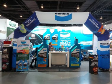 Pasay, PH-18-Bendix standı, 18 Kasım 2023, Pasay, Filipinler. Manila Auto Salon, Filipinler 'de düzenlenen bir pazar sonrası araba etkinliğidir..