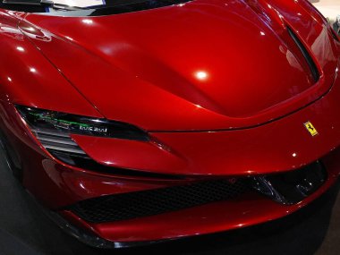 Pasay, PH-18 - Ferrari sf90 Spyder Manila Oto Salon 'da 18 Kasım 2023 tarihinde Pasay, Filipinler' de. Manila Auto Salon, Filipinler 'de düzenlenen bir pazar sonrası araba etkinliğidir..