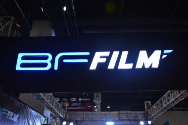 Pasay, PH-NOV 18 - 18 Kasım 2023 'te Filipinler' deki Manila Oto Salonu 'nda Bf film standı tabelası. Manila Auto Salon, Filipinler 'de düzenlenen bir pazar sonrası araba etkinliğidir..