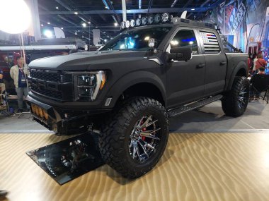 Pasay, PH - NOV 18 - Ford f150 raptor Manila Auto Salon 'da 18 Kasım 2023 tarihinde, Pasay, Filipinler. Manila Auto Salon, Filipinler 'de düzenlenen bir pazar sonrası araba etkinliğidir..