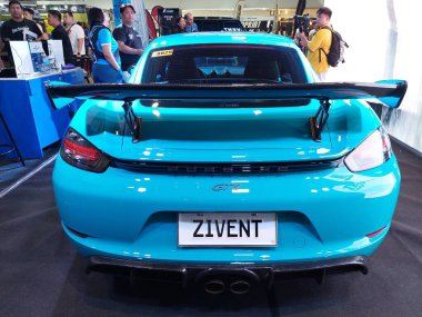 Pasay, PH - NOV 18 - Porsche gt4 18 Kasım 2023 tarihinde Pasay, Filipinler 'de Manila Auto Salon' da. Manila Auto Salon, Filipinler 'de düzenlenen bir pazar sonrası araba etkinliğidir..
