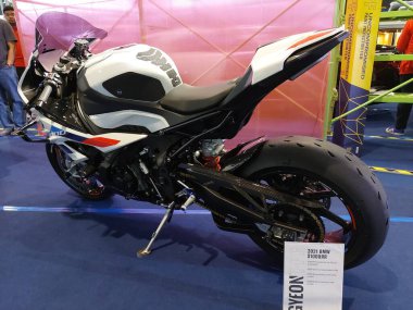 Pasay, PH-18 - 18 Kasım 2023 tarihinde Filipinler, Pasay 'da Manila Oto Salonu' nda 1000 rr. Manila Auto Salon, Filipinler 'de düzenlenen bir pazar sonrası araba etkinliğidir..