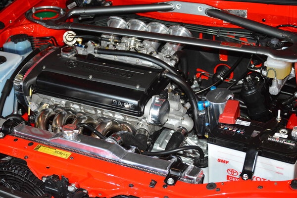 PASAY, PH - NOV 18 - гражданский двигатель Honda на автосалоне в Маниле 18 ноября 2023 года в Пасае, Филиппины. Манильский автосалон - автосалон на Филиппинах.