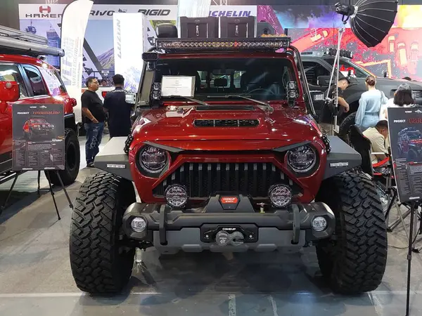 Stock image PASAY, PH - NOV 18 - Jeep gladiator at Manila Auto Salon on November 18, 2023 in Pasay, Philippines. Manila Auto Salon is a aftermarket car event held in Philippines.