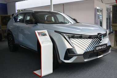 Pasay, PH-18 - Gac emkoo Auto focus test sürüşünde 18 Kasım 2023 tarihinde Pasay, Filipinler 'de. Odak noktası, Filipinler 'de düzenlenen bir araba test sürüşü etkinliğidir..