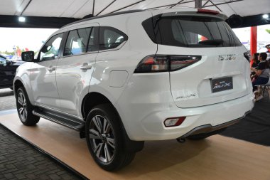 Pasay, PH-18 - Isuzu mux 18 Kasım 2023 tarihinde Pasay, Filipinler 'de Auto Focus test sürüşünde. Odak noktası, Filipinler 'de düzenlenen bir araba test sürüşü etkinliğidir..