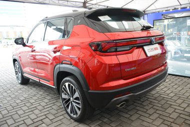 Pasay, PH - NOV 18 - Changan cs35 artı 18 Kasım 2023 tarihinde Pasay, Filipinler 'de Oto odaklı test sürüşü. Odak noktası, Filipinler 'de düzenlenen bir araba test sürüşü etkinliğidir..