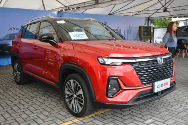 Pasay, PH - NOV 18 - Changan cs35 artı 18 Kasım 2023 tarihinde Pasay, Filipinler 'de Oto odaklı test sürüşü. Odak noktası, Filipinler 'de düzenlenen bir araba test sürüşü etkinliğidir..