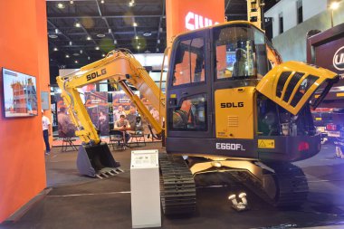 Pasay, PH-11 - Sdlg e660 fl kazıcı 11 Kasım 2023 tarihinde Filipinler 'in Pasay kentinde. Philconstruct, Filipinler 'de yıllık bir inşaat fuarıdır..