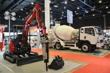 Pasay, PH-NOV 11 - Yanmar kaya matkabı 11 Kasım 2023 'te Pasay, Filipinler' de. Philconstruct, Filipinler 'de yıllık bir inşaat fuarıdır..