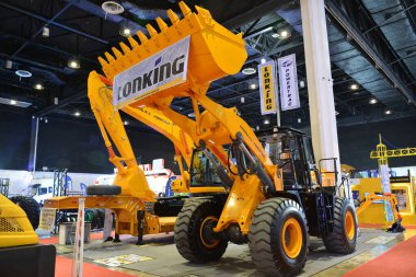 Pasay, PH-NOV 11 - 11 Kasım 2023 'te Philconstruct, Filipinler' deki Lonking Wheels yükleyicisi. Philconstruct, Filipinler 'de yıllık bir inşaat fuarıdır..