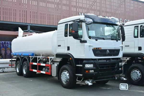 Pasay Nov Howo Gas Tanker Truck Philconstruct November 2023 Pasay — Stock Photo, Image