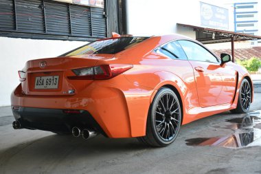 CAINTA, PH - 30 DEC - Lexus rcf 30 Aralık 2023 tarihinde Cainta, Filipinler 'de VIP araba fuarında. VIP, Filipinler 'de düzenlenen bir otomobil fuarıdır..