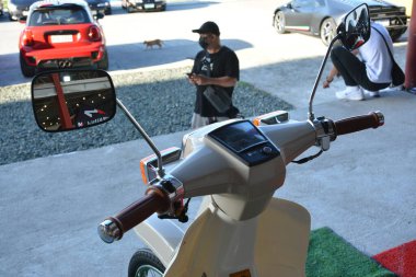 CAINTA, PH - 30 DEC - Honda c70 hız göstergesi 30 Aralık 2023 tarihinde Cainta, Filipinler 'de VIP araba fuarında. VIP, Filipinler 'de düzenlenen bir otomobil fuarıdır..