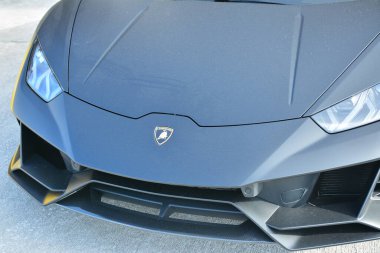 CAINTA, PH - 30 DEC - Lamborghini huracan evo 30 Aralık 2023 tarihinde Cainta, Filipinler 'de VIP araba fuarında. VIP, Filipinler 'de düzenlenen bir otomobil fuarıdır..