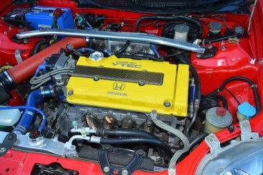 PASIG, PH - FEB 4 - Honda civic engine at 90201 car show at 4 Şubat 2024, Pasig, Filipinler. 90201, Filipinler 'de düzenlenen bir Honda araba fuarıdır..