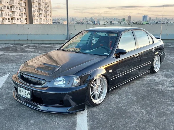 QUEZON CITY, PH - JAN 24 - Honda civic at Shinnenkai car meet on January 24, 2024, Quezon City, Filipinler. Shinnenkai, Filipinler 'de düzenlenen bir otomobil yarışması..