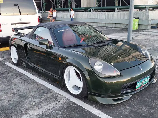 QUEZON CITY, PH-JAN 24 - Toyota Bayan Shinnenkai 24 Ocak 2024 tarihinde Quezon City, Filipinler 'de buluştu. Shinnenkai, Filipinler 'de düzenlenen bir otomobil yarışması..