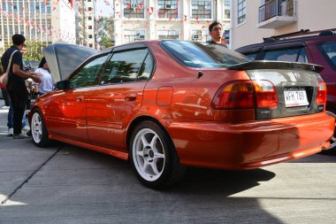 MANILA, PH-27 Ocak 2024 'te Manila, Filipinler' de Revolve Car Show 'da Honda civic. Revolve, Filipinler 'de San Beda Üniversitesi' nde düzenlenen yıllık bir otomobil fuarıdır..